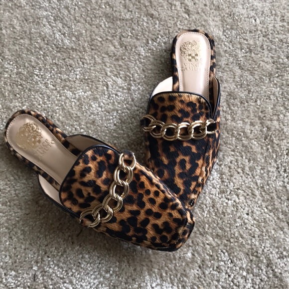 Vince Camuto chain leopard loafers size 7.5 - Picture 2 of 9